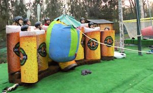 Girona actividades para grupos y despedidas Humor Amarillo